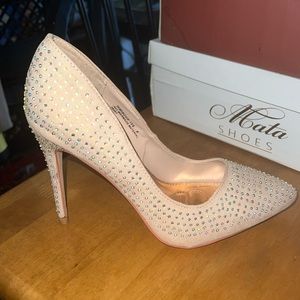 Tan pumps size 8